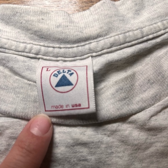 Vintage Discover Delta Light Gray T-Shirt 1992 - Picture 3 of 4